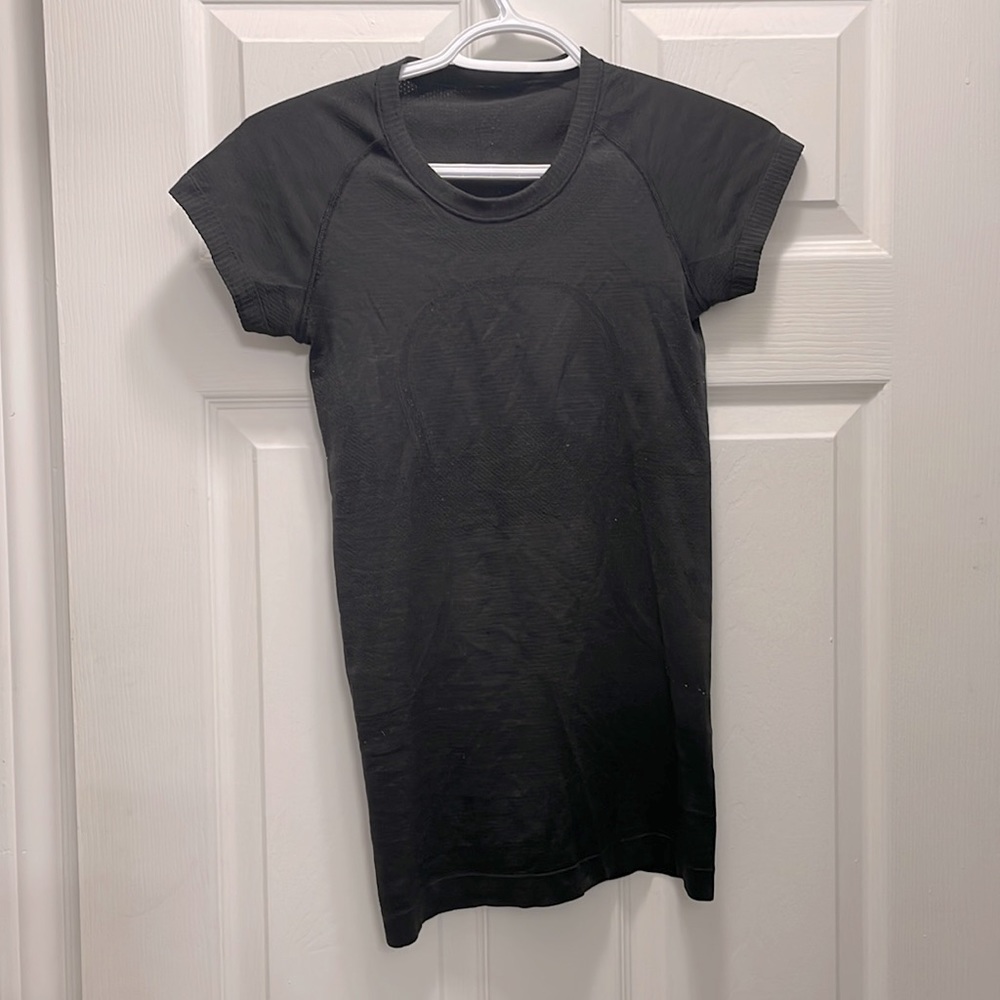 lululemon athletica Black Short Sleeve Tee